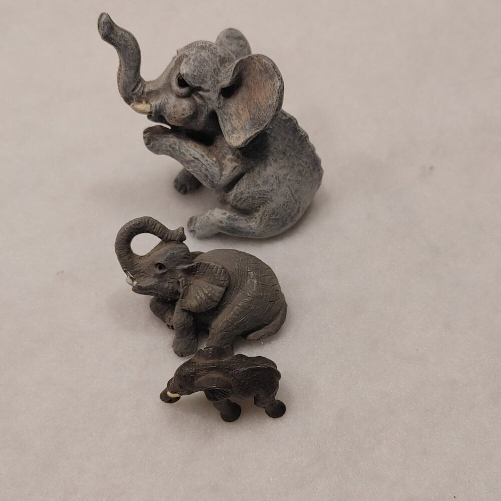 3 Elephants Ceramic